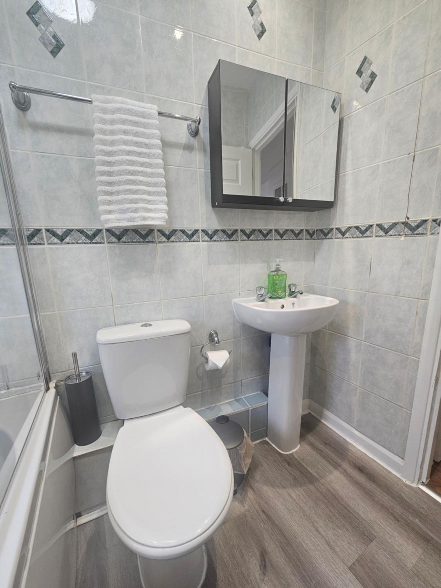 St Albans City Stays - Near Luton Airport - St Albans Abbey & City Train Station - Close To London- Harry Potter World - The Odyssey Cinema - Abbey Cathedral- Contractors I Business I Leisure- Sleeps Upto 6 People エクステリア 写真